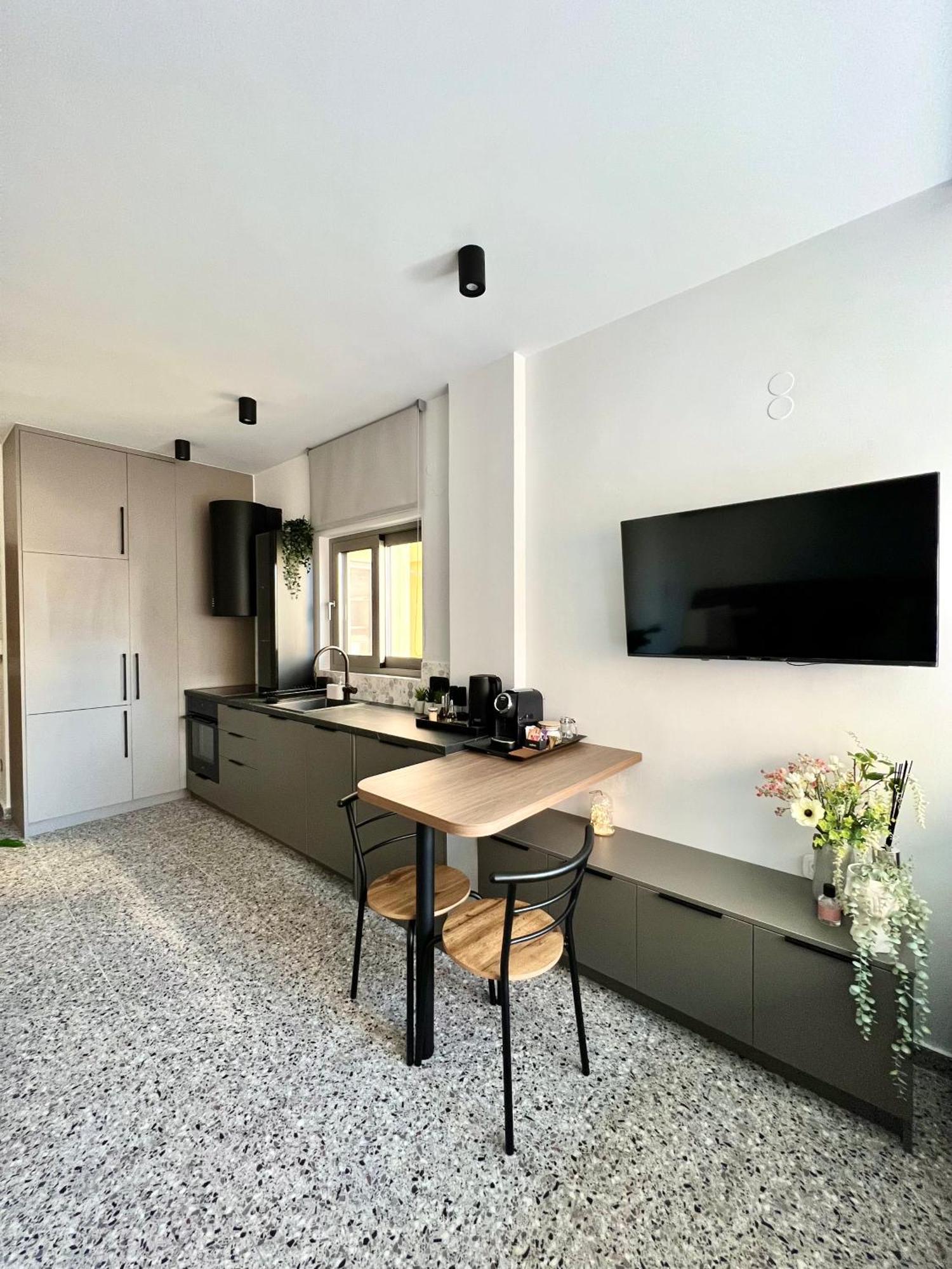 Lavish Residences - Agias Sofias Apartment Thessaloniki